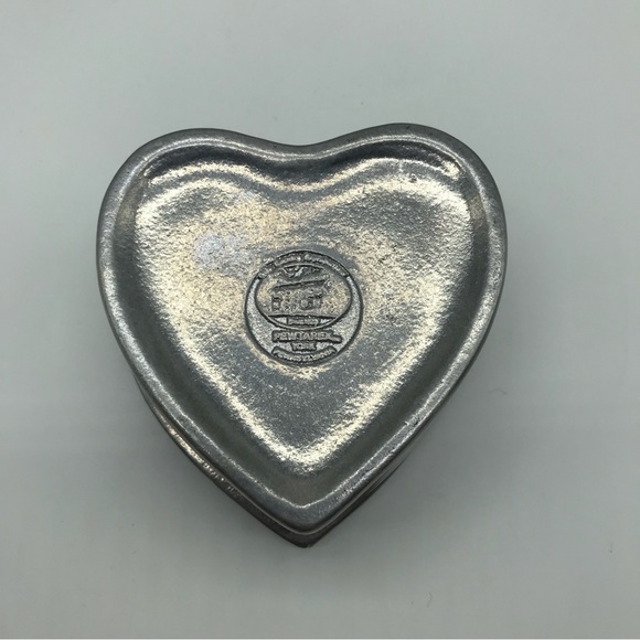Vintage Jewelry Trinket Box Pewtarex York Silver Pewter Heart Shaped Keepsake - Picture 9 of 14